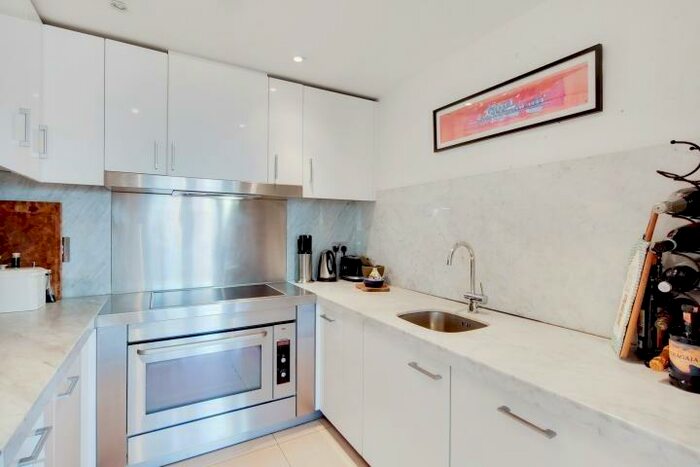 1 Bedroom Flat For Sale In New Providence Wharf, Fairmount Avenue, London, E14