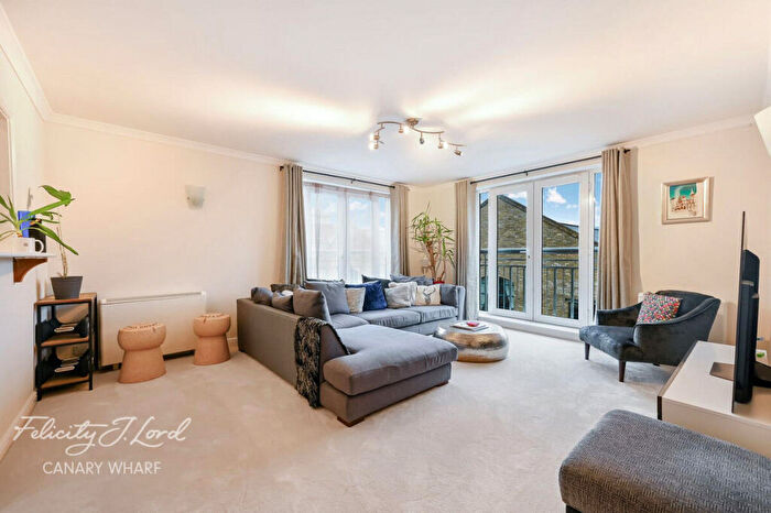 2 Bedroom Flat For Sale In Millennium Drive, London, E14