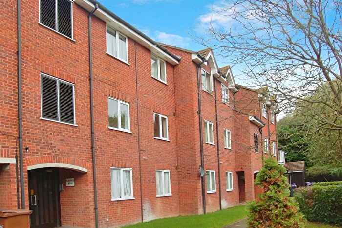 1 Bedroom Flat To Rent In Millstream Close, Hitchin, Hertfordshire, SG4