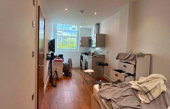 Studio To Rent In Park Street, BS1