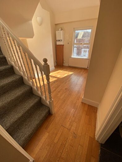 2 Bedroom Flat To Rent In Ferrers Road, London, SW16