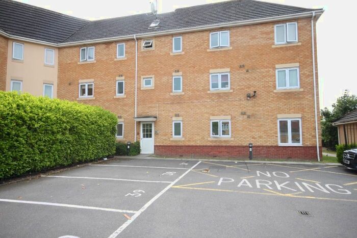 2 Bedroom Flat To Rent In Morgan Close, Luton, LU4