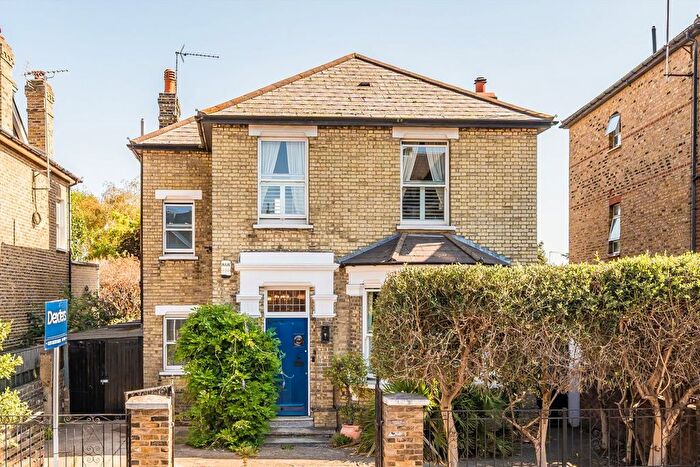 4 Bedroom Detached House For Sale In Windmill Road, Brentford, TW8