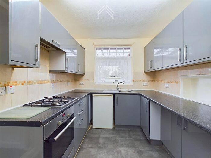 4 Bedroom Property To Rent In Vista Way, Harrow, HA3