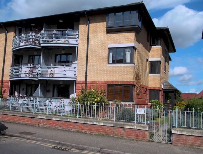 2 Bedroom Flat To Rent In Saffron Court, Saffron Walden, Essex, CB11