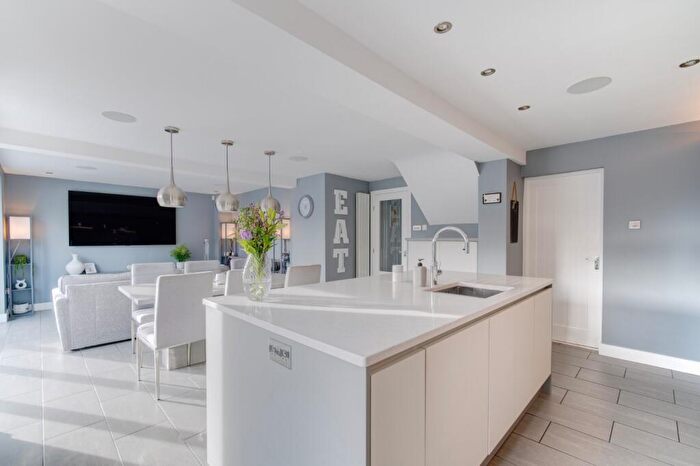 4 Bedroom Detached House For Sale In Charlesworth Avenue, Shirley, Solihull, West Midlands, B90