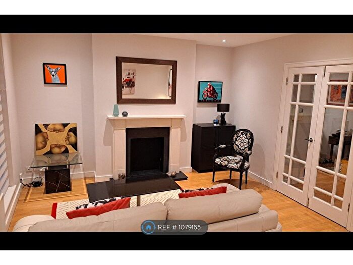 2 Bedroom Flat To Rent In Essex Road, London, N1