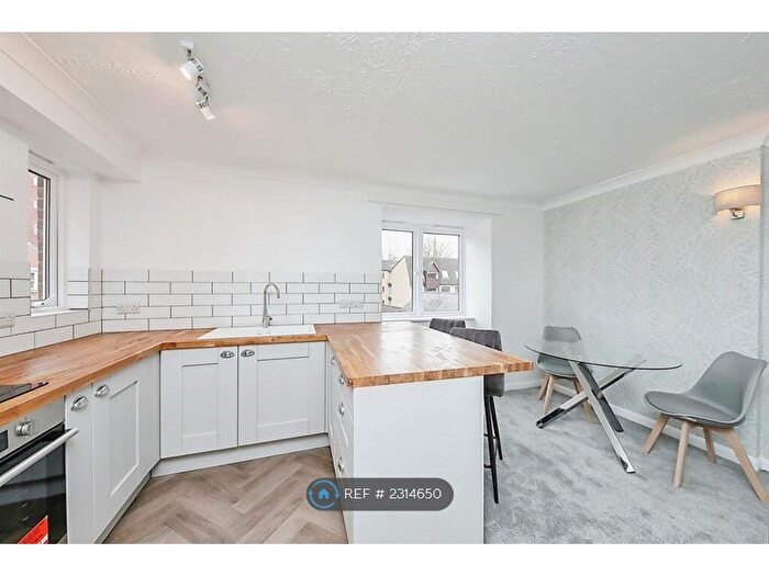 2 Bedroom Flat To Rent In Riverway Court, Norwich, NR1