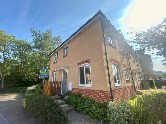 2 Bedroom Detached House To Rent In Melville Gardens, Sarisbury Green, Southampton, SO31