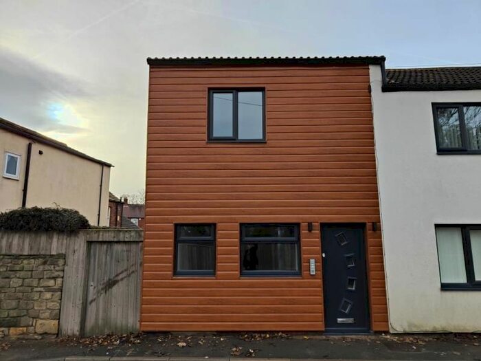 1 Bedroom Flat To Rent In Flanshaw Lane, Wakefield, WF2