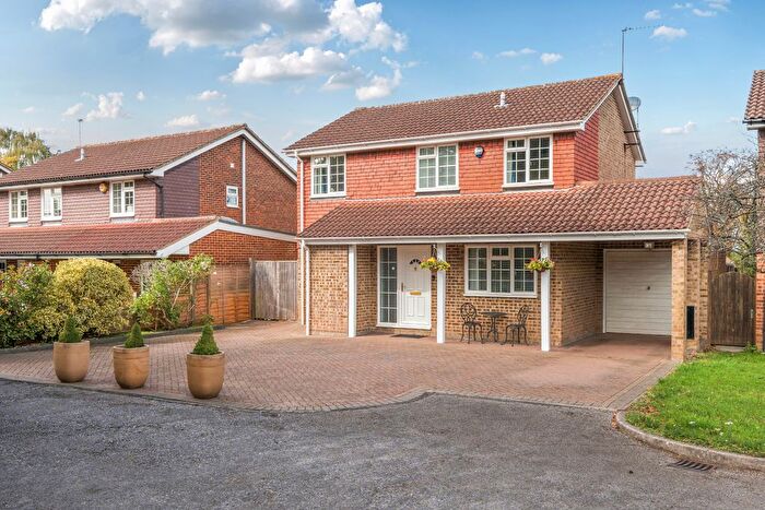 4 Bedroom Detached House For Sale In Hatherwood, Leatherhead, KT22