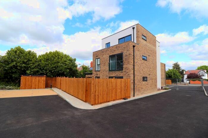 2 Bedroom Flat To Rent In Cheltenham Road, Longlevens, Gloucester, GL2