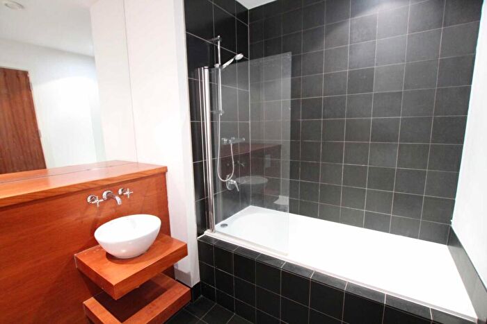 3 Bedroom Apartment To Rent In The Edge, Clowes Street, Manchester, M3