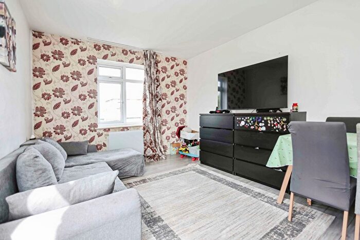 1 Bedroom Flat For Sale In Elgar Court, Rainbow Hill, Worcester, Worcestershire, WR3