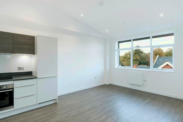 1 Bedroom Flat To Rent In Camberley, Surrey, GU15