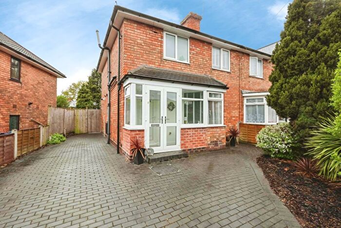 3 Bedroom Semi Detached House For Sale In Crayford Road, Birmingham, West Midlands, B44