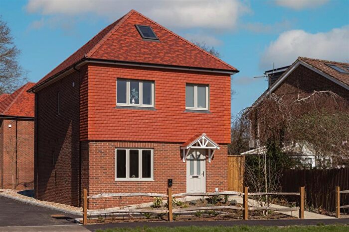 4 Bedroom Detached House For Sale In Weatherhill Road, Smallfield, RH6