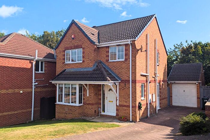 3 Bedroom Detached House For Sale In Roseate Green, Morley, Leeds, LS27