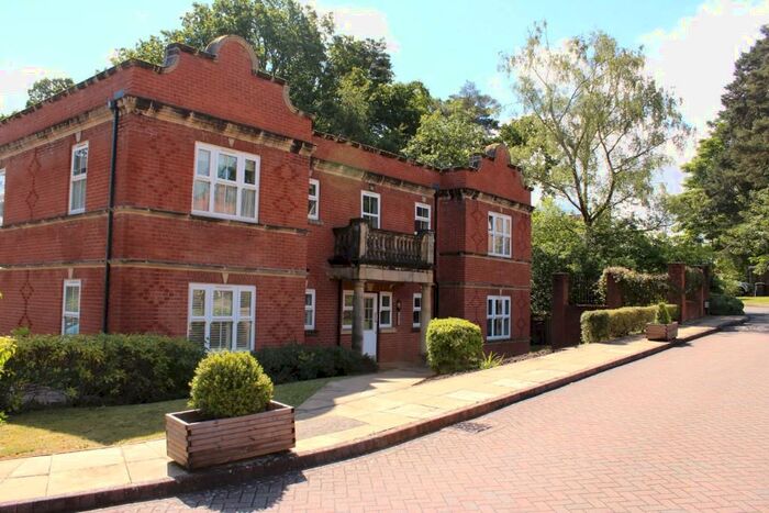 1 Bedroom Ground Flat To Rent In Franklin Court, Godalming, Surrey, GU8