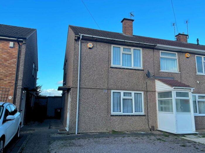 2 Bedroom Town House To Rent In Cranstone Cresent, Glenfield, LE3