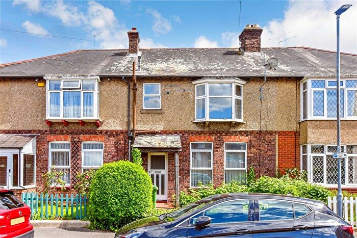 3 Bedroom Terraced House For Sale In Coniston Avenue, Portsmouth, Hampshire, PO3