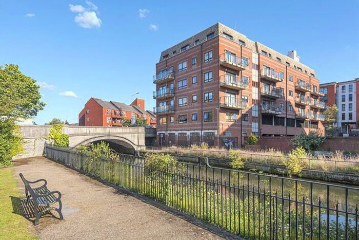 1 Bedroom Flat To Rent In Royal Court, Kings Road, Reading, Berkshire, RG1