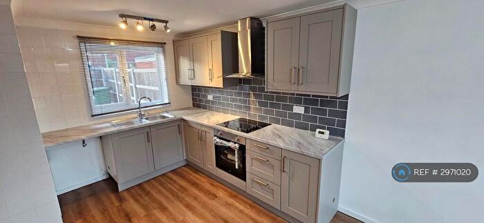 3 Bedroom Semi-Detached House To Rent In Ravens Court, Worksop, S81