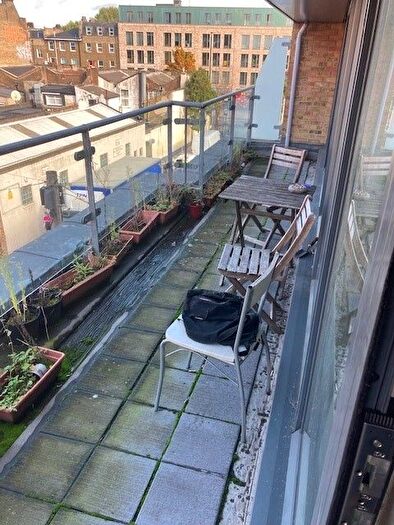 3 Bedroom Flat To Rent In Wedmore Street, Holloway, Islington, North London, N19