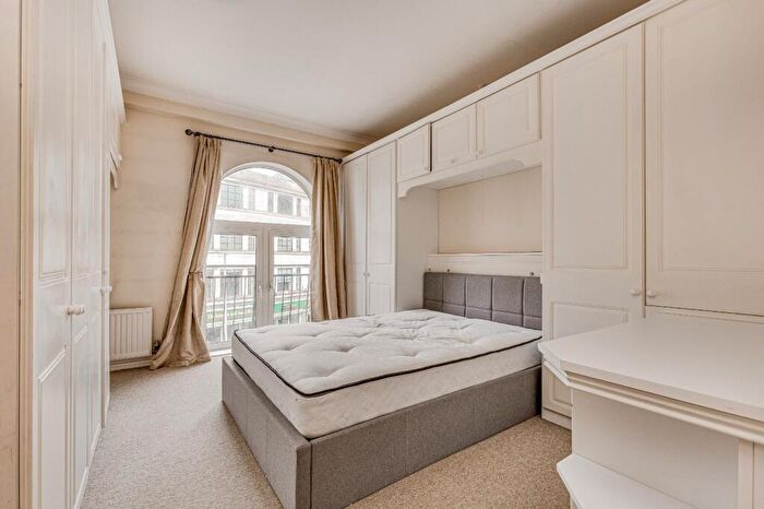 1 Bedroom Flat To Rent In Falcon Road, Clapham Junction, SW11