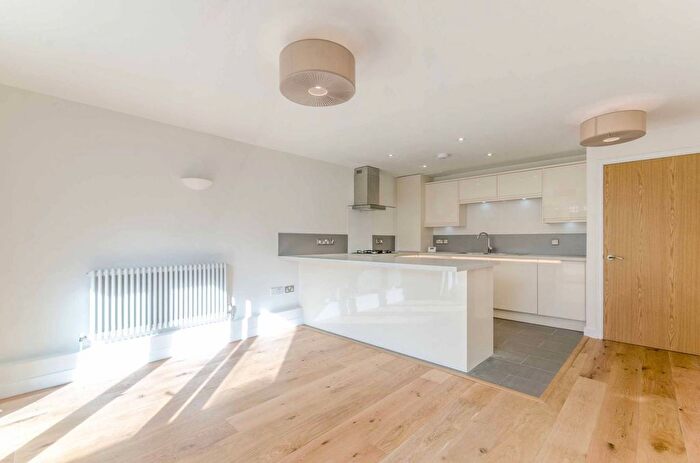 1 Bedroom Flat To Rent In Clephane Road, Islington, London, N1
