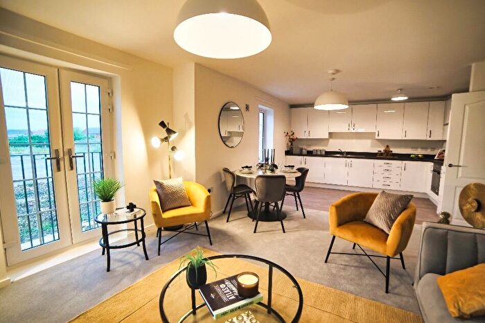 2 Bedroom Apartment For Sale In Oakwell Place, Guisborough Corner, Houghton Regis, Dunstable, LU5