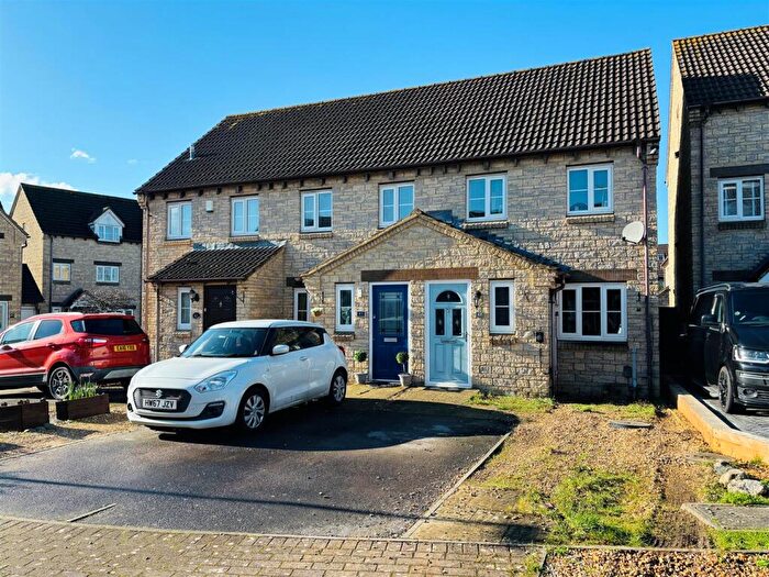 3 Bedroom End Of Terrace House For Sale In Bowmans Court, Melksham, SN12