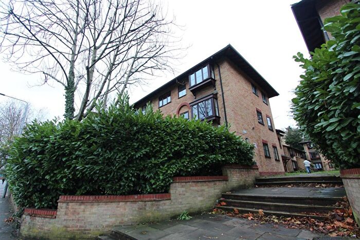 2 Bedroom Flat To Rent In Forest Road, London, E17