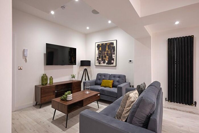 2 Bedroom Flat To Rent In Flat A, Mansel Street, Swansea, Wales, SA1