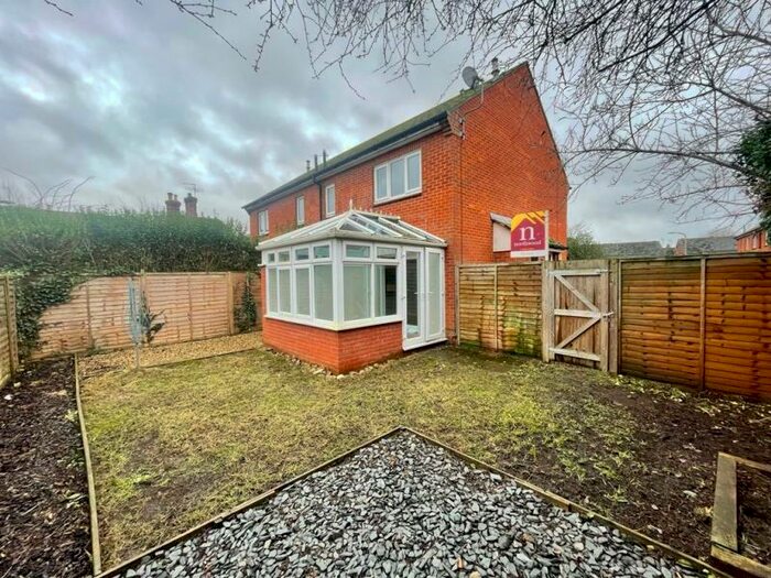 1 Bedroom End Of Terrace House To Rent In Church View, Newport Pagnell, MK16