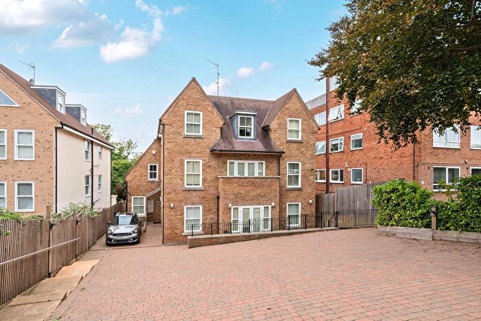 2 Bedroom Apartment For Sale In Risegate Lodge, Holden Road, Woodside Park, London, Greater London, N12