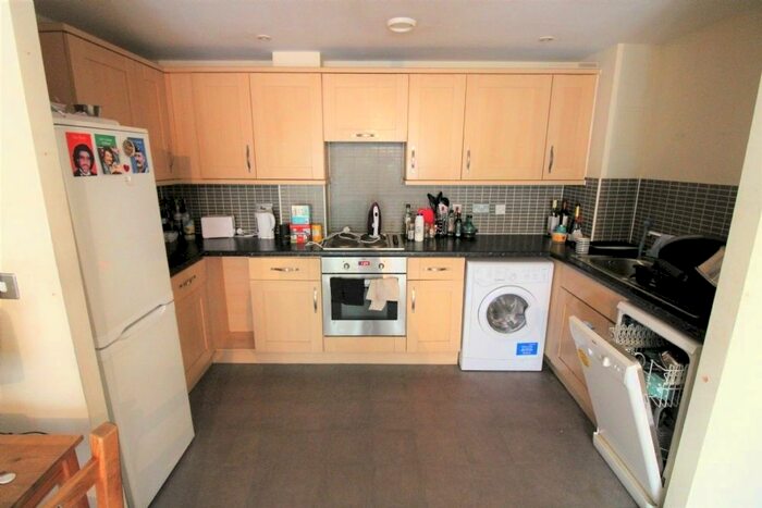 3 Bedroom Flat To Rent In Harry Zeital Way, Upper Clapton, E5