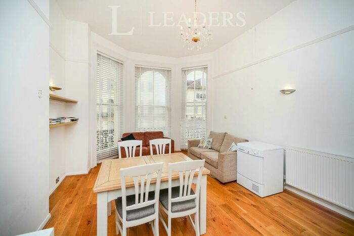 2 Bedroom Apartment To Rent In St Aubyns, Hove, BN3