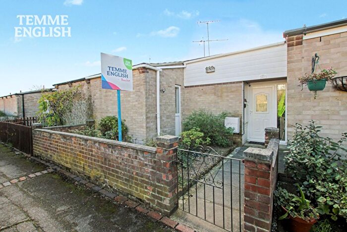 3 Bedroom Terraced Bungalow For Sale In Wimbish End, Basildon, SS13