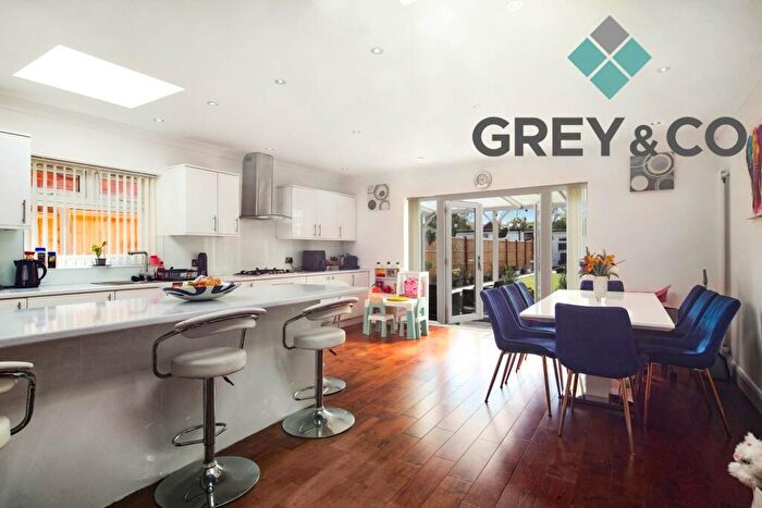 4 Bedroom Semi-Detached House For Sale In East Lane Wembley, HA9