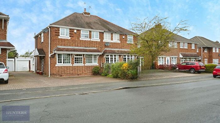 3 Bedroom Semi Detached House For Sale In Ventnor Road, Solihull, B92