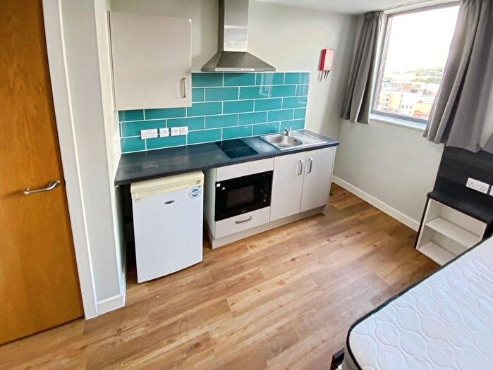 1 Bedroom Flat To Rent In Queen Street, Sheffield, South Yorkshire, S1