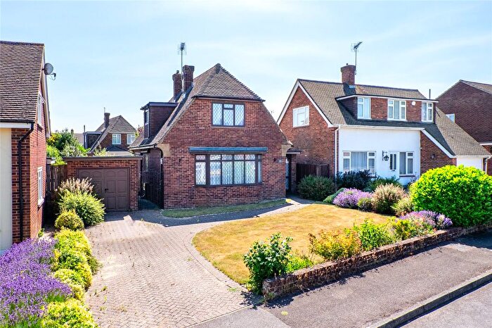3 Bedroom Detached House For Sale In Poplar Walk, Meopham, Gravesend, Kent, DA13