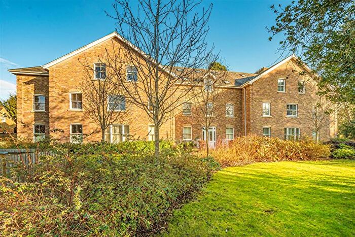 1 Bedroom Flat To Rent In Langdon Park, Teddington, TW11