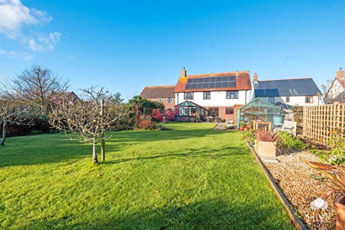 4 Bedroom Detached House For Sale In Halsey Green, Pulham, Dorchester, DT2