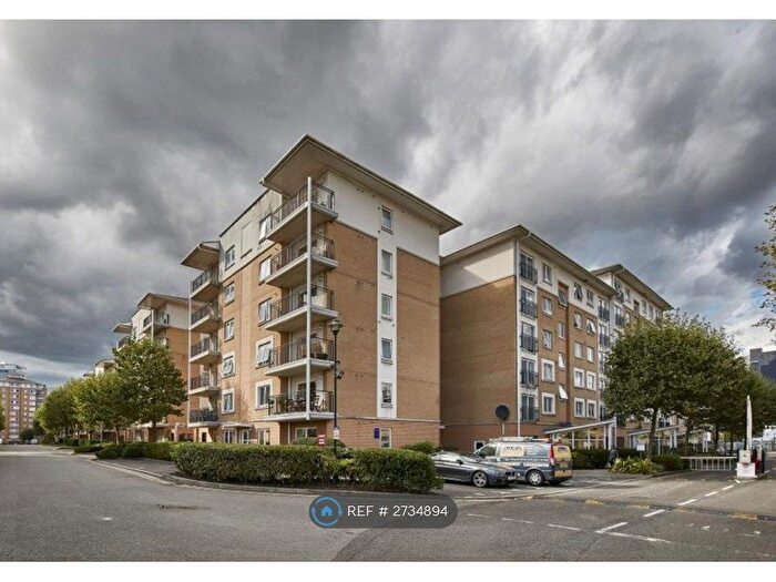 2 Bedroom Flat To Rent In Settlers Court, London, E14