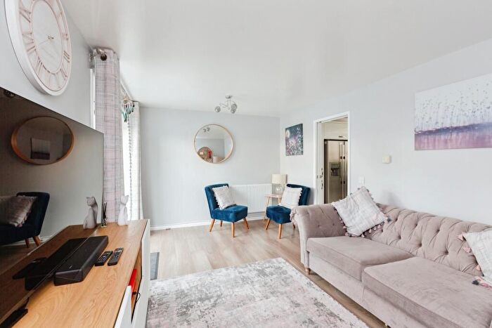 3 Bedroom Terraced House For Sale In Ellisgill Court, Milton Keynes, MK13