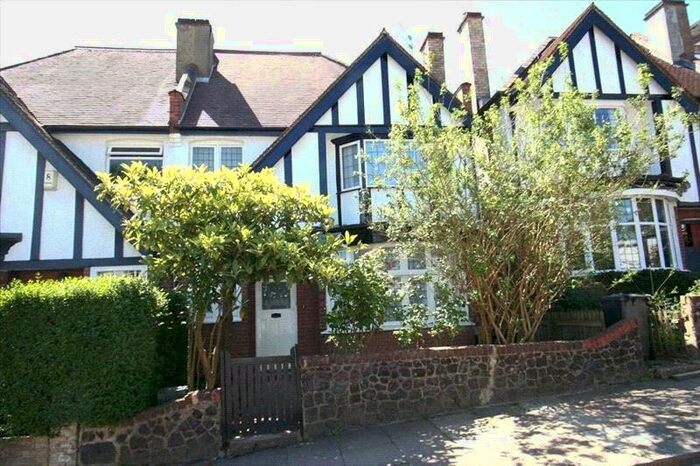 4 Bedroom Semi-Detached House To Rent In Connaught Gardens, Muswell Hill, London, Greater London, N10