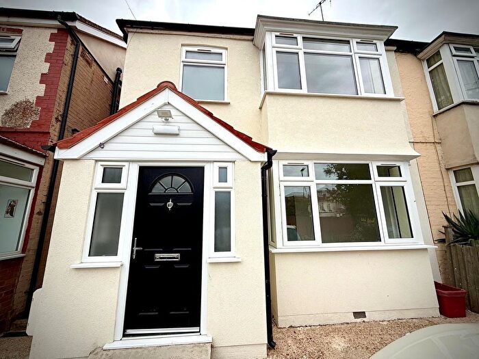 6 Bedroom Semi-Detached House To Rent In Bulstrode Road, Hounslow, TW3