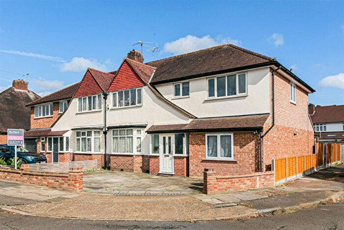 5 Bedroom Semi-Detached House For Sale In Broadmead Avenue, Worcester Park, KT4